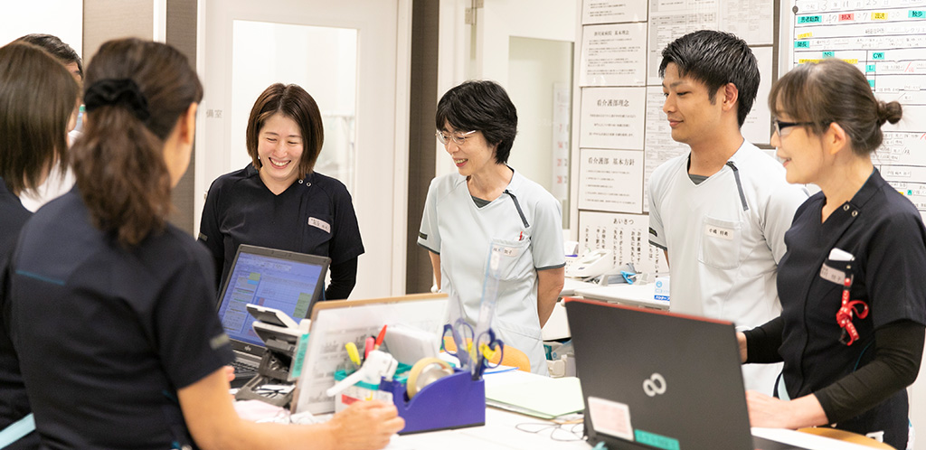 多職種が密に連携するチームワーク